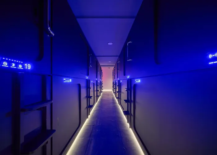 Urban Pod Capsule 膠囊旅館